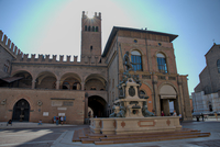 la fontaine de Neptune et le Palazzo Re Enzo